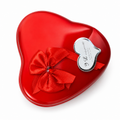 Corazon metalico con oso